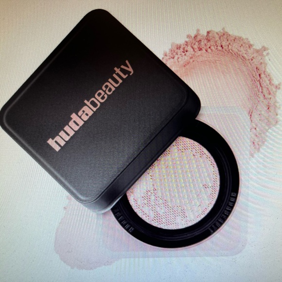 HUDA BEAUTY EASY BAKE BLURRING LOOSE SETTING POWDER IN CHERRY BLOSSOM CAKE NWT! - Picture 3 of 3